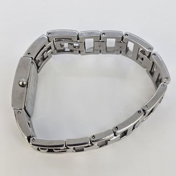 Guess Watch Women 19MM Gray Dial‎ Gray Logo Bracelet Band 6.5" New Battery - Picture 9 of 11
